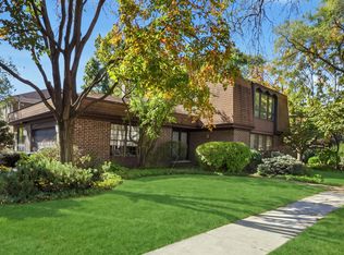 1341 Gordon Ter, Deerfield, IL 60015