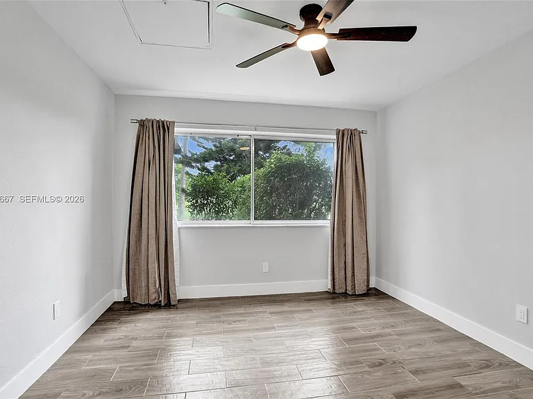 9540 NW 65th St #D8 — Photo 30