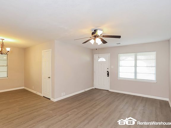 2nd image of 913 NE 15th St