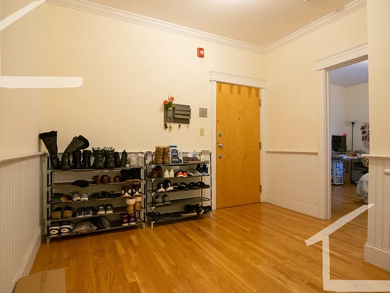 27 Glenville Ave #6 — Photo 13
