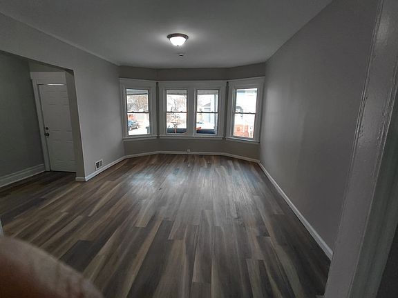 3rd image of 25 Edgar St #B1