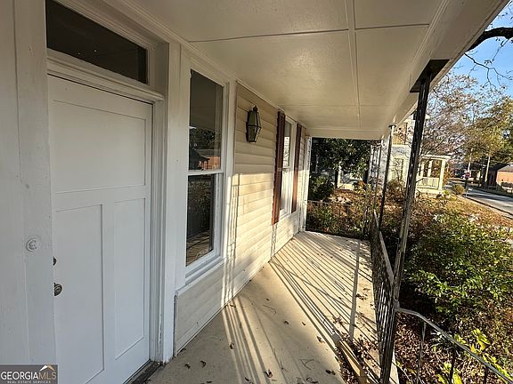 4th image of 1007 Peek St NW