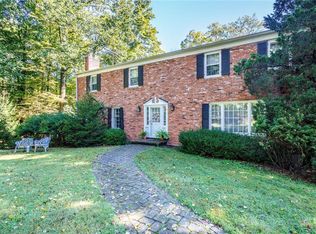 16 Shuart Rd, Airmont, NY 10952