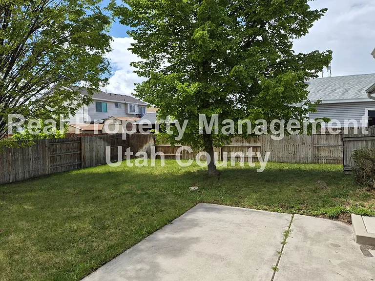 510 E 300th St S — Photo 14