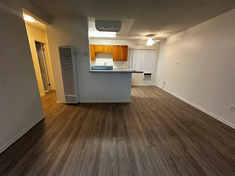 Courtyard Square Apartments — Photo 37