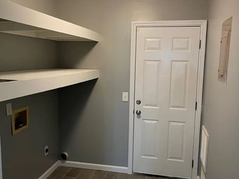 109 Oak Park Ct — Photo 5