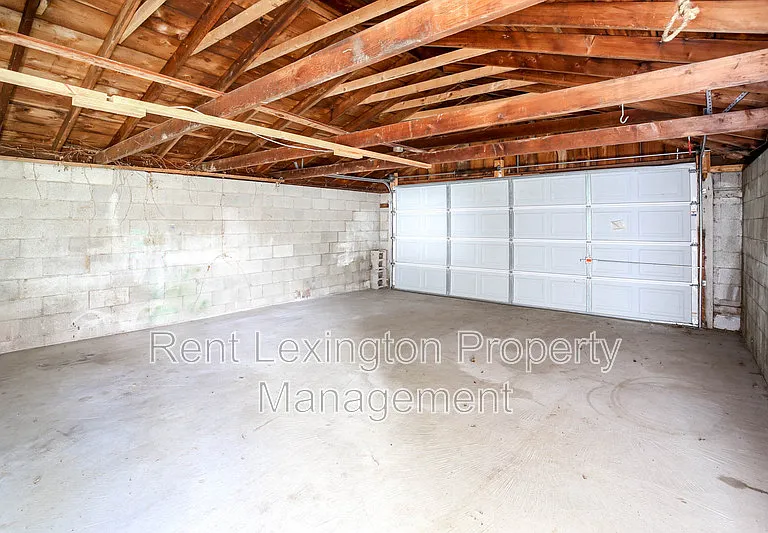 1771 Harrodsburg Rd — Photo 16
