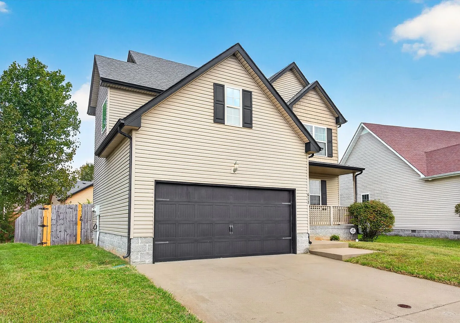 Pet Friendly Three Bedroom! — Photo 3