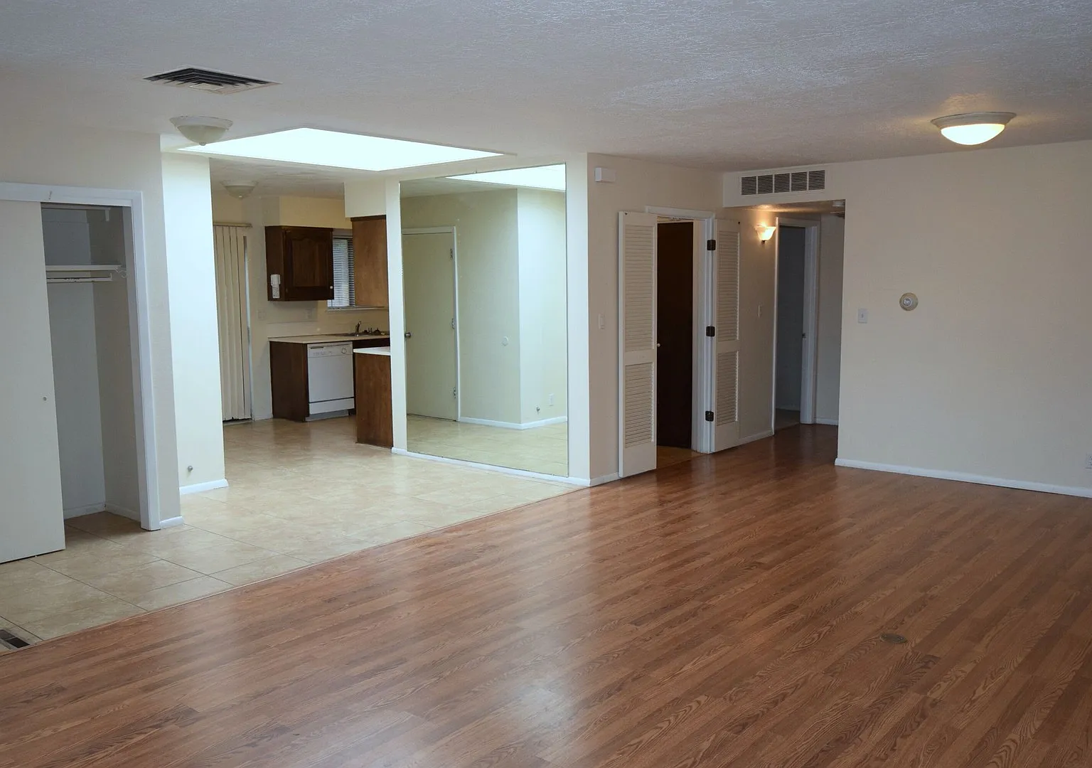 2 Master Suites, Private Backyard! Bonus Enclosed screen porch/patio! Call today! — Photo 3