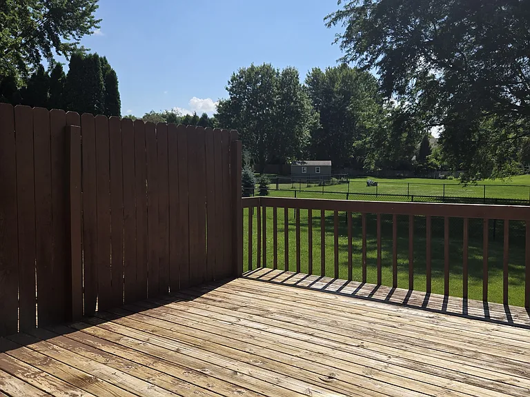 Woodland Dr — Photo 17