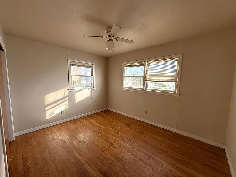 604 N Powell St — Photo 8