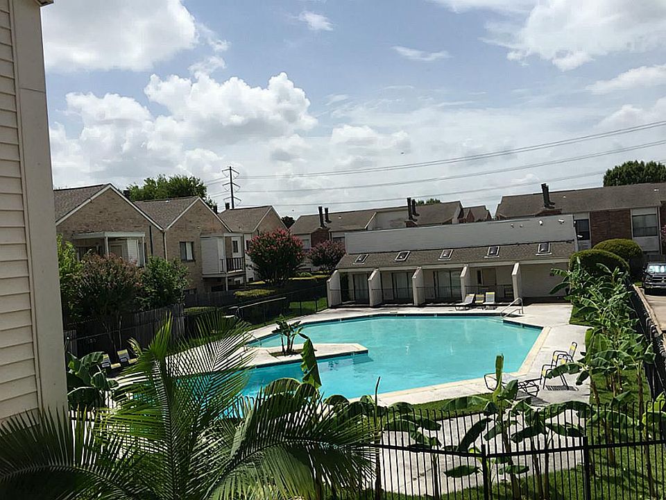 1st image of 10134 Waterstone Dr