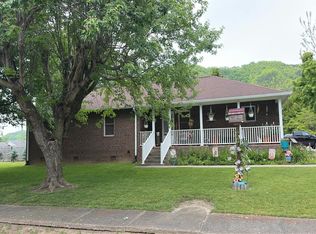 214 3rd Ave, Hampton, TN 37658