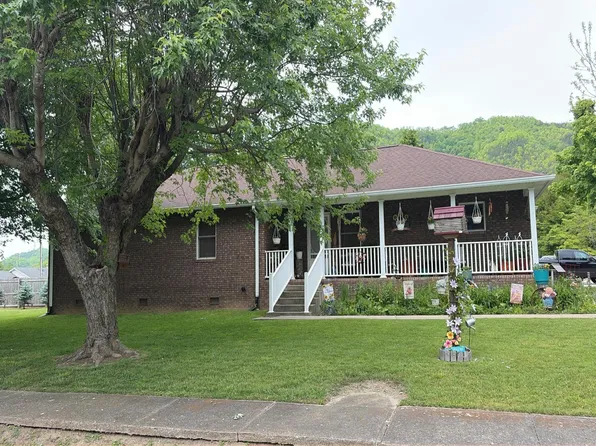 214 3rd Ave, Hampton, TN 37658