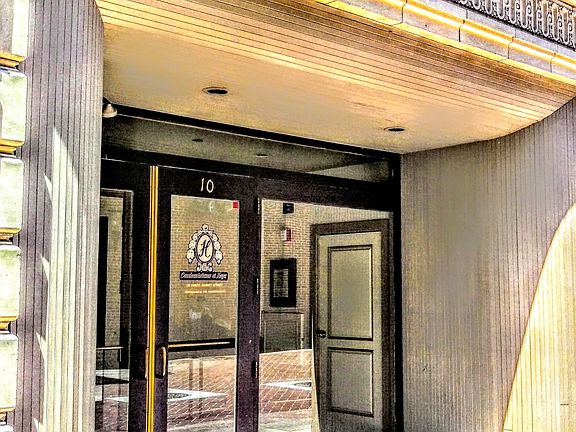 Entrance on Market St.
