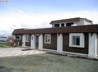 275 Lincoln Ave SW, Bandon, OR 97411