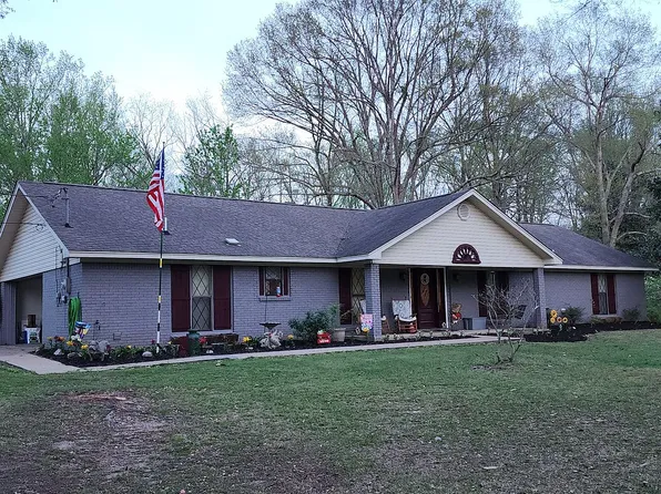 102 Dennis Ave, Saltillo, MS 38866