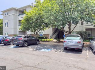 12024 Taliesin Pl APT 33, Reston, VA 20190