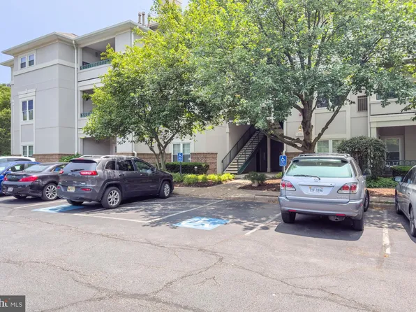 12024 Taliesin Pl APT 33, Reston, VA 20190