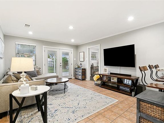 5th image of 2113 Pelitere Dr