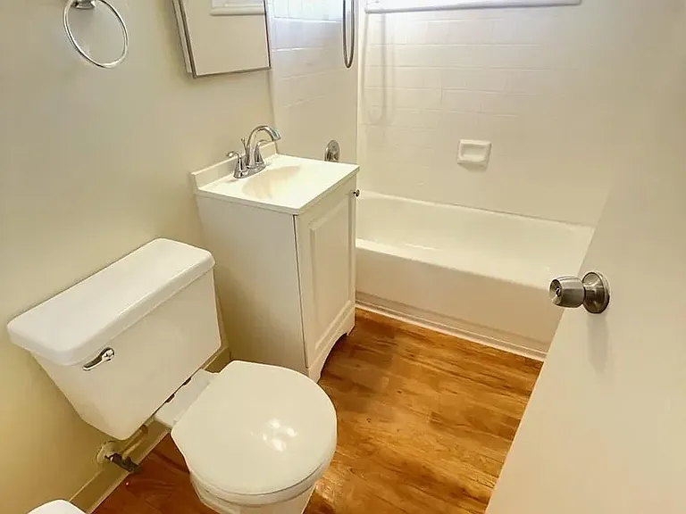 1646 Davis St #9 — Photo 2
