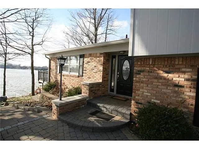 1760 Nantucket Dr photo 1