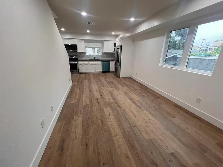 836 N Ridgewood Pl #2 — Photo 10