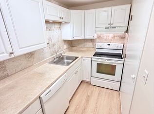 3 Silvestri Cir Unit 5, Derry, NH 03038