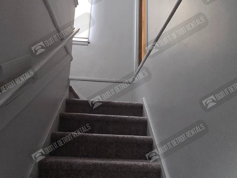 18624 Albion St — Photo 13
