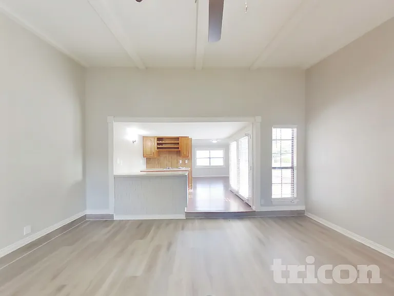 414 Hemlock Dr — Photo 3