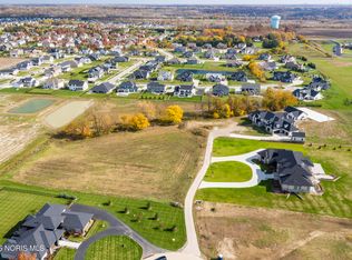 9450 Sweetwater Ln, Sylvania, OH 43560