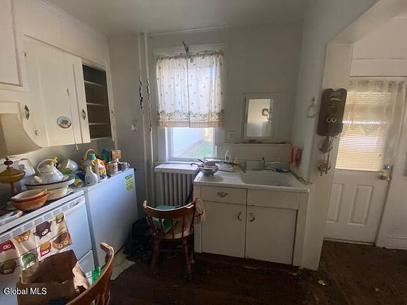 4th image of 33 Colby Street