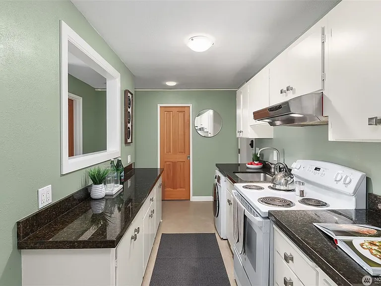 932 100th Ave NE #228 — Photo 3