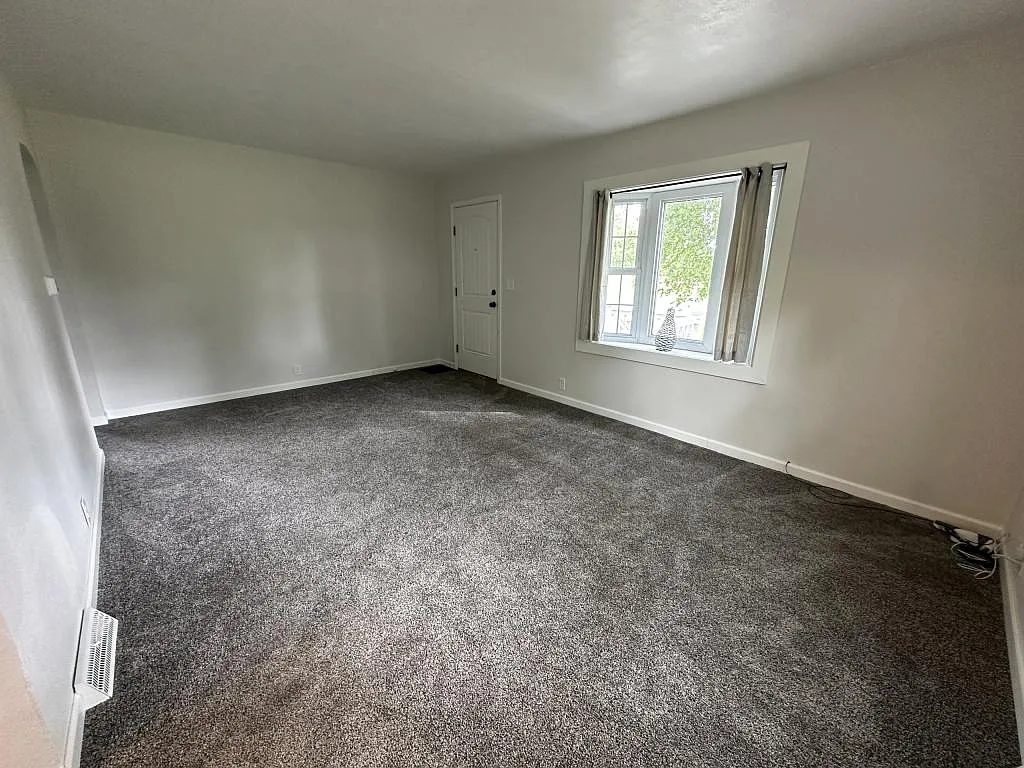 809 Zollinger Rd — Photo 3