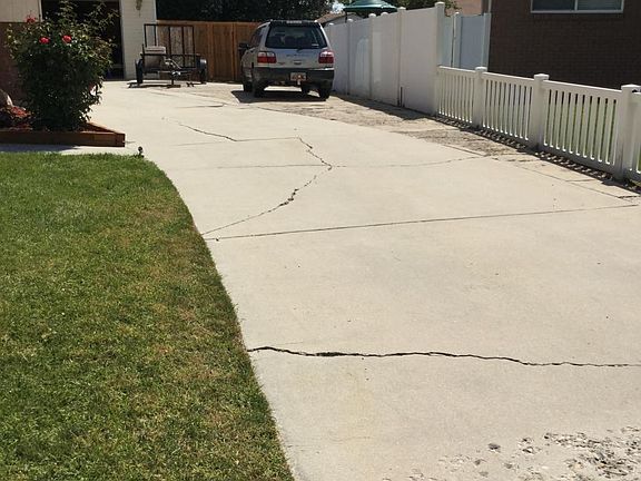 LOTS OF ROOM FOR CARS