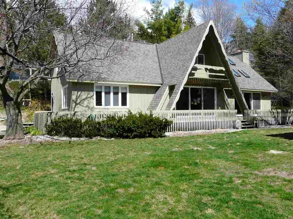 65 Harbor Ln, Harbor Springs, MI 49740