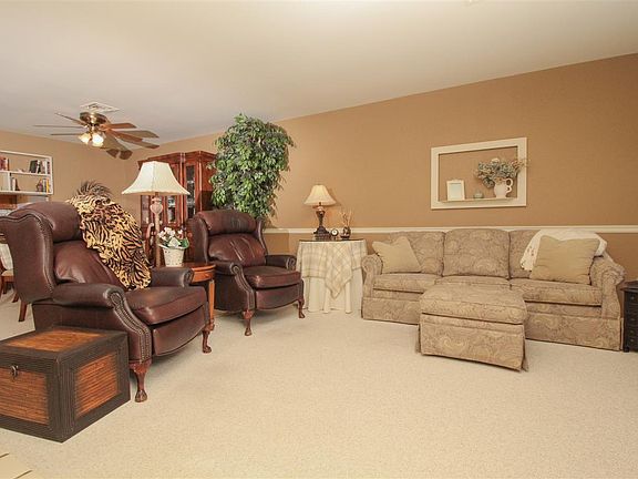 5th image of 11230 E 37th Pl Unit 92