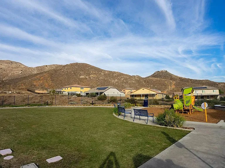 3952 Boulder Dr — Photo 2