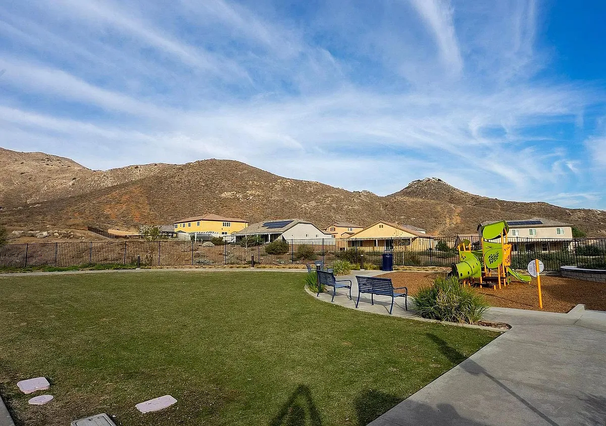 Building Photo - 3952 Boulder Dr