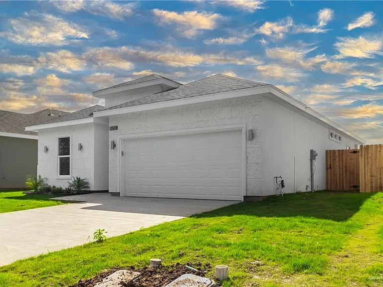 5220 W Northwood St — Photo 2