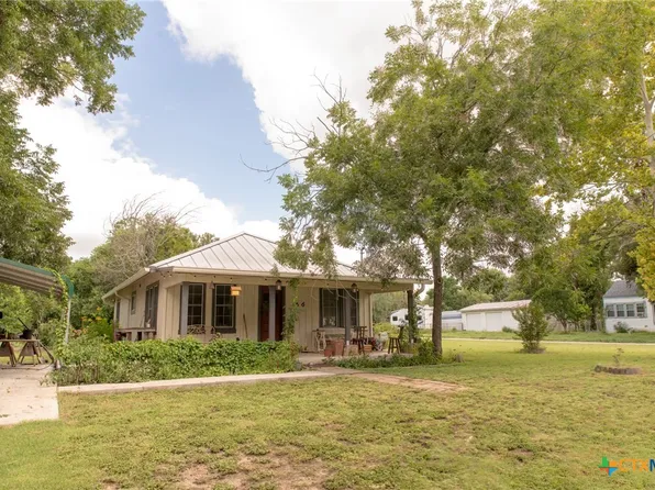 66 School St, Prairie Lea, TX 78661