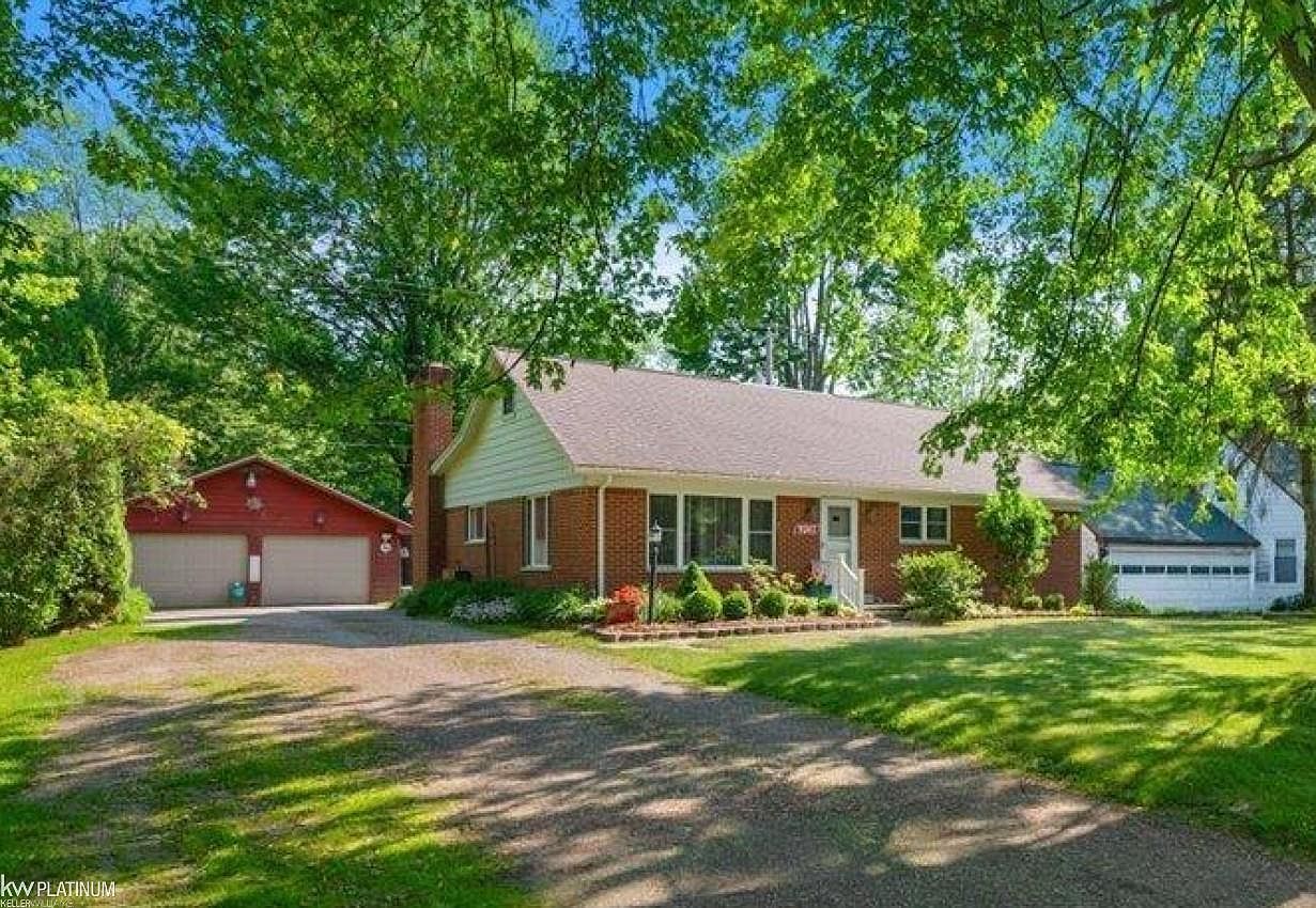 9341 Short Cut Rd, Ira, MI 48023 | Zillow