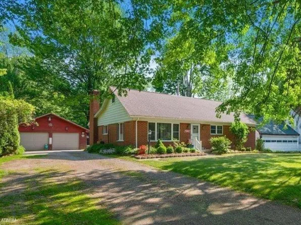 9341 Short Cut Rd, Ira, MI 48023