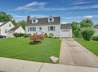 10 James St, Shrewsbury, NJ