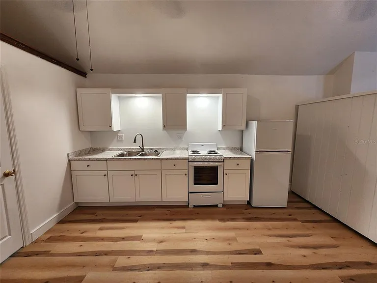 120 SE 7th St #5 — Photo 14