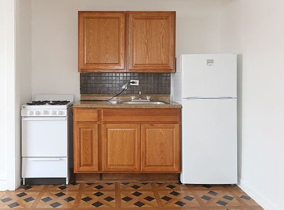 4th image of 4604 N Beacon St APT 4C