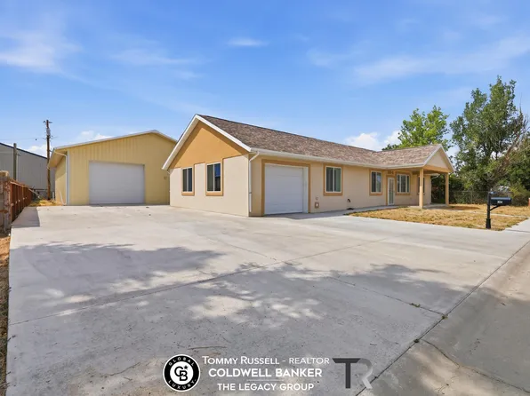 324 S 5th Ave, Mills, WY 82604