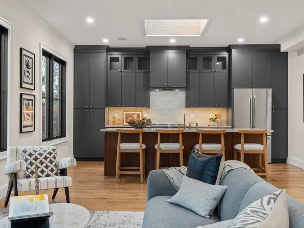 34 Vinton St #Penthouse, Boston, MA 02127