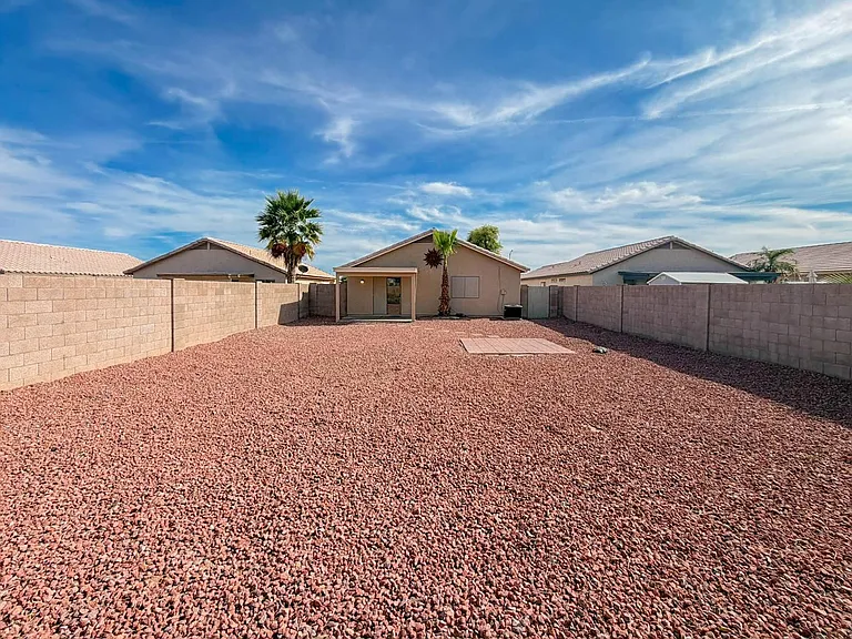 15724 W Smokey Dr — Photo 12