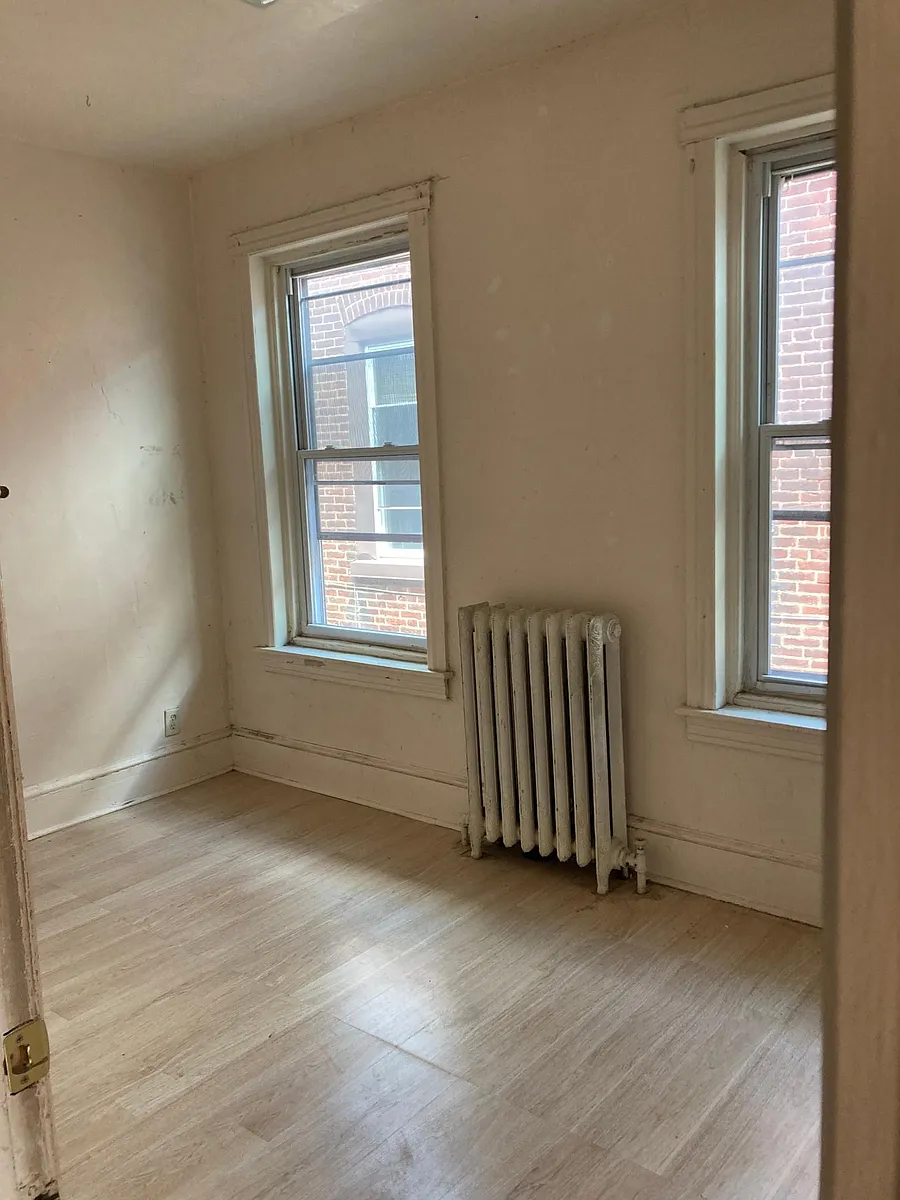 Building Photo - 51XX Willows Ave #2